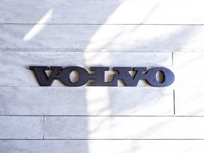 Logo Volvo et décorations