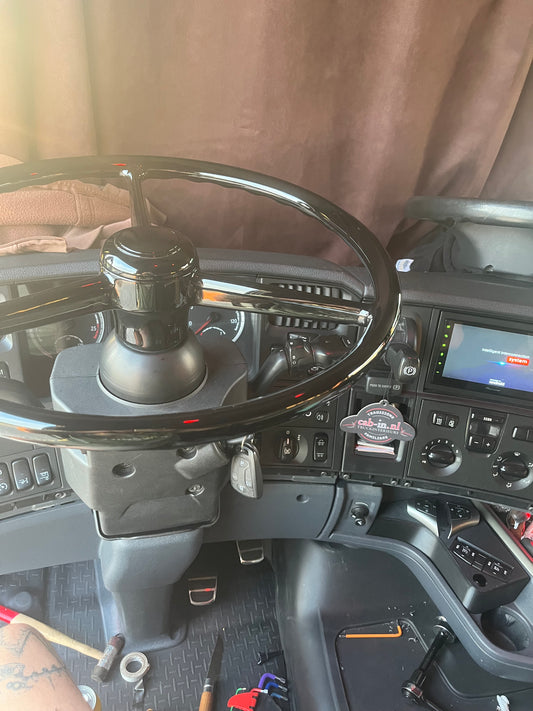 COMMANDES Déportées Volant 3 Branches 50cm ou 53cm, Scania streamline Euro 5 et Euro 6, Séries R, avec les 3 boutons